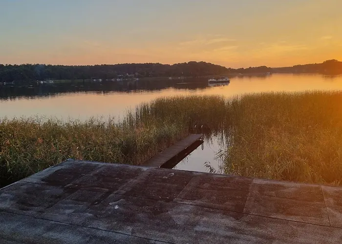 Mecklenburgische Seenplatte - Saniertes und gemütliches Haus mit großem Garten und optionalem Steg